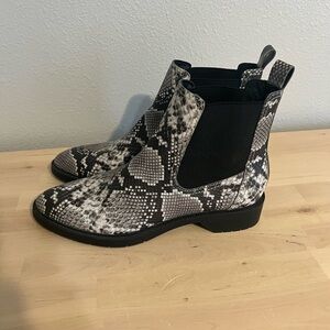 Treasure & Bond Gabriela Slip-on Faux Snake Bootie with Lt. Lug Sole Size 8.5